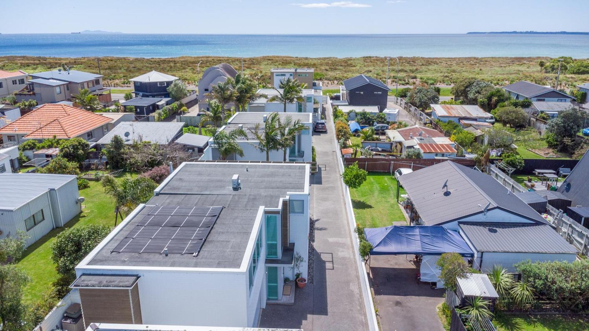 Beachside Retreat With Private Pool Papamoa Exterior photo