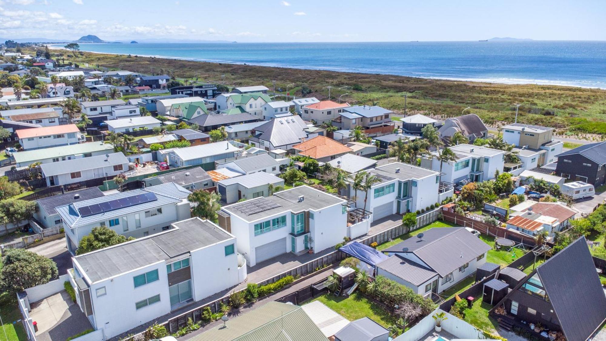 Beachside Retreat With Private Pool Papamoa Exterior photo